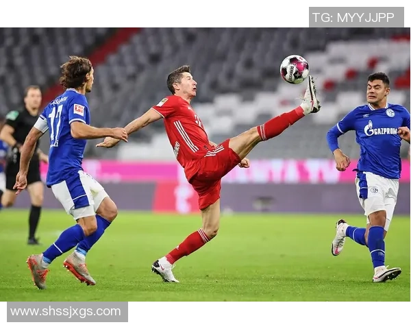 欧联杯激战里昂与拜仁战成平局补时进球点燃全场激情