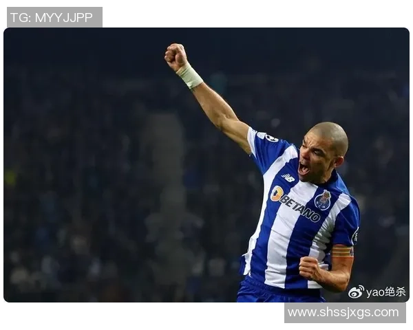 中超激战巴萨小胜波尔图神奇扑救瞬间引发全场狂欢战术解析