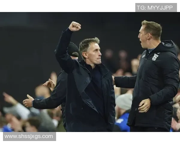 曼联在欧冠激战中逆转AC米兰补时绝杀点燃全场激情