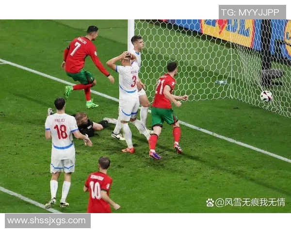 友谊赛精彩回顾：里昂大胜热刺补时进球引发全场狂欢