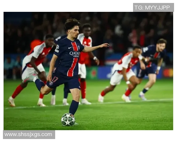 西甲热战巴黎圣日耳曼逆转利物浦引发争议判罚引爆全场激情